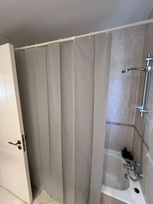 201 Apartment-a Perfect Escape Апартаменти